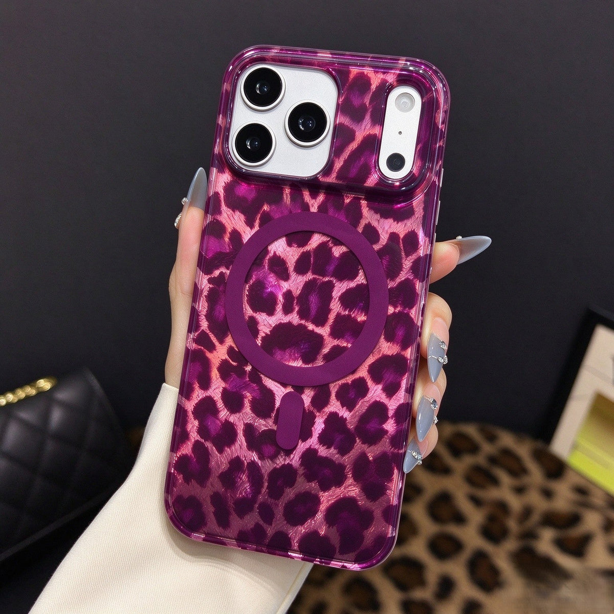 Mobiltelefondeksel med magnet og leopardmønster