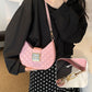 Quiltet Dumpling Design Chain Crossbody Bag for kvinner