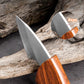 Delvis formet liten kniv i massivt tre