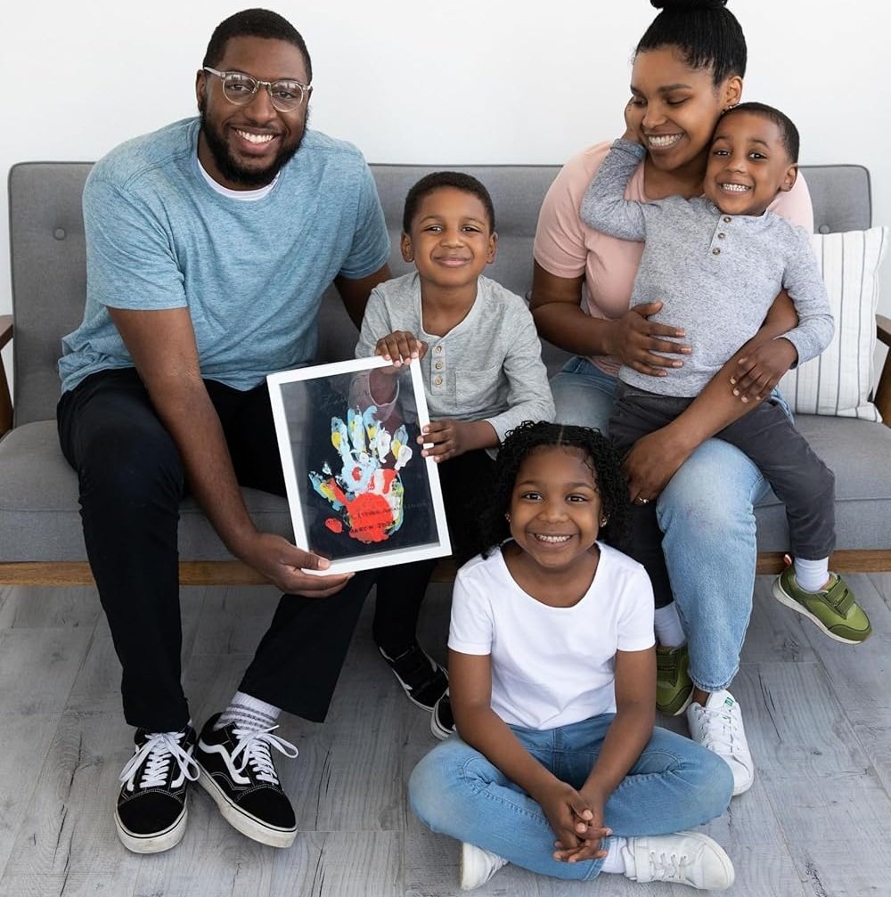 Familiehåndavtrykk-sett🖐️🎨 | Rammesett til minne for 2–8 personer | Giftfri maling inkludert 🎁✨