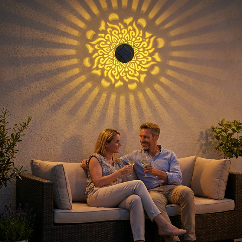 ☀️ Solcellelampe i mandala-design for hage og terrasse – 2-i-1 gulvlampe og vegglampe – Dekorativ belysning med vintage-effekt – Rustfri og holdbar