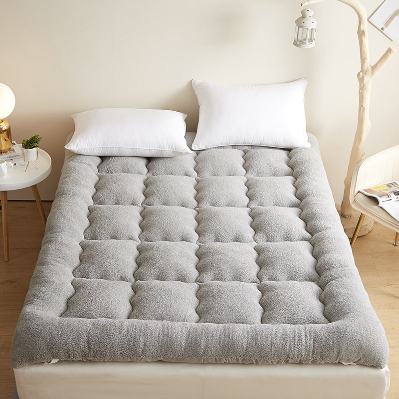 Myk, vattert overmadrass 🛏️ Et skyaktig lag med komfort – sovn inn i mykheten, våkn opp uthvilt ✨